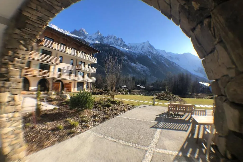 chic appart 6 pers dans résidence luxueuse La Cordee wellness gym piscine OUVERT et télétravail Chamonix Appartement
