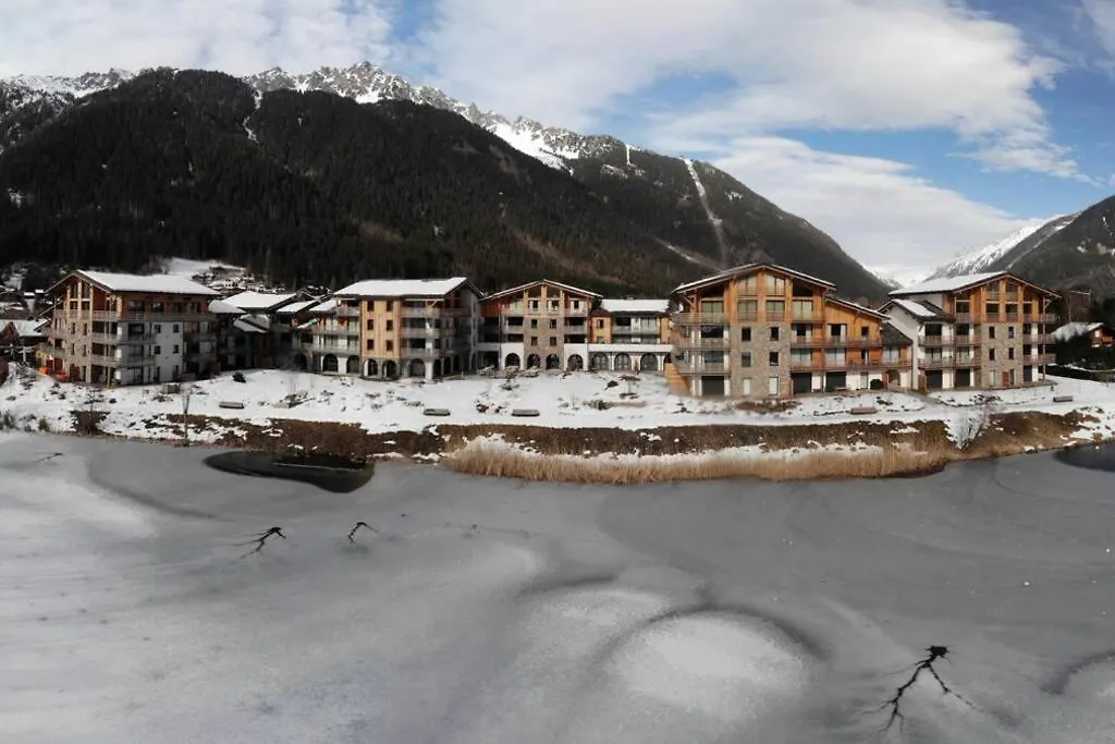 chic appart 6 pers dans résidence luxueuse La Cordee wellness gym piscine OUVERT et télétravail Chamonix Appartement