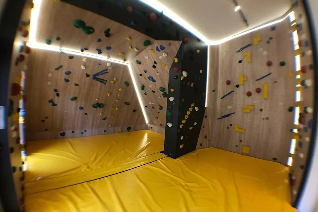 chic appart 6 pers dans résidence luxueuse La Cordee wellness gym piscine OUVERT et télétravail Chamonix France